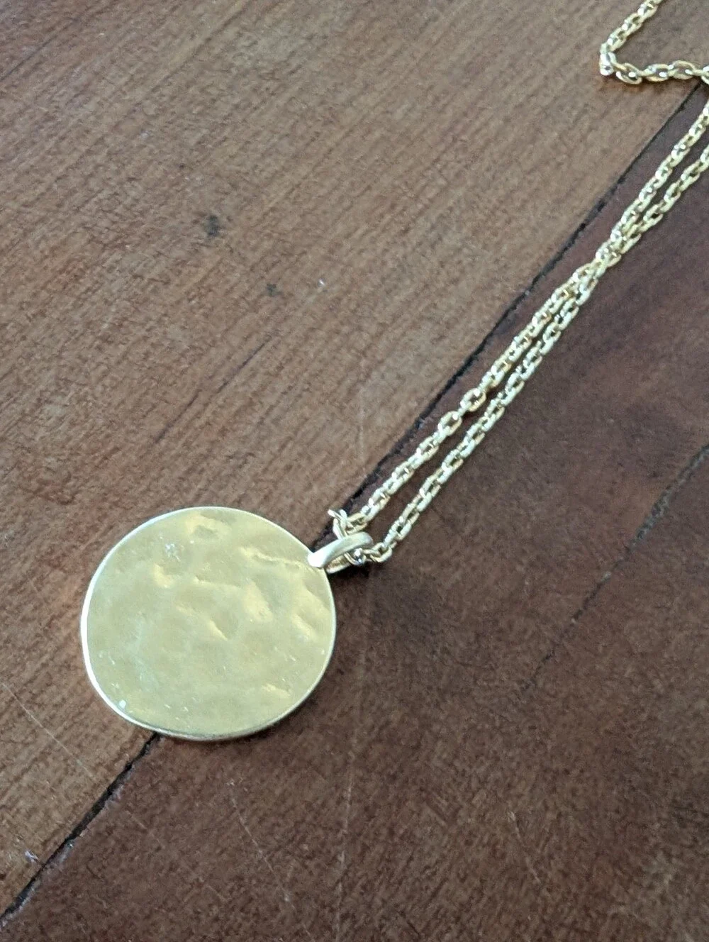 Madewell Gold Hammered Circle Pendant Necklace Women's Stamped Adjustable - Picture 6 of 8